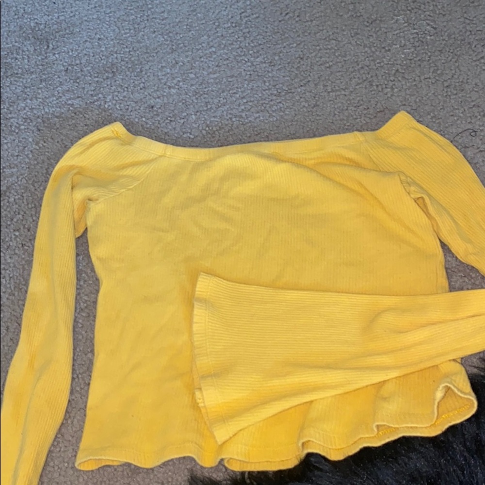 Off the shoulder yellow long sleeve crop top
